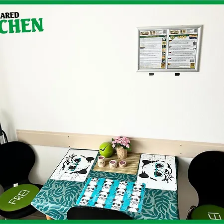 Deine Pension, Multi P2, 2-3 Beds, 15qm, Check-in 4pm 5am ゲストハウス クレーグリンゲン