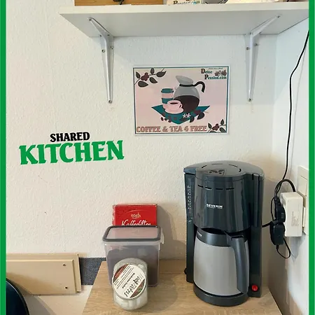 Deine Pension, Multi P2, 2-3 Beds, 15qm, Check-in 4pm 5am ゲストハウス クレーグリンゲン