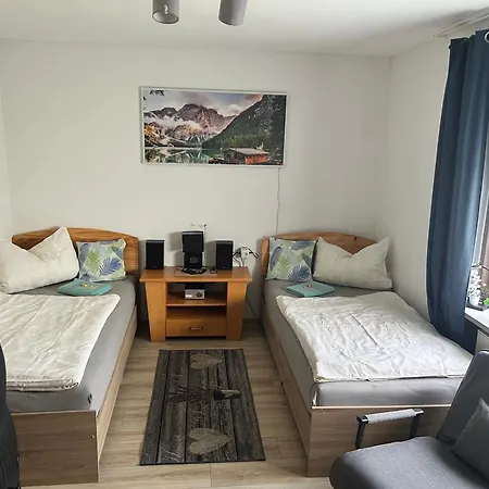 Deine Pension, Multi P2, 2-3 Beds, 15qm, Check-in 4pm 5am 3* Creglingen